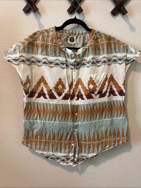 BsBee Short Sleeve Button Down Top Blouse Desert Colors Small